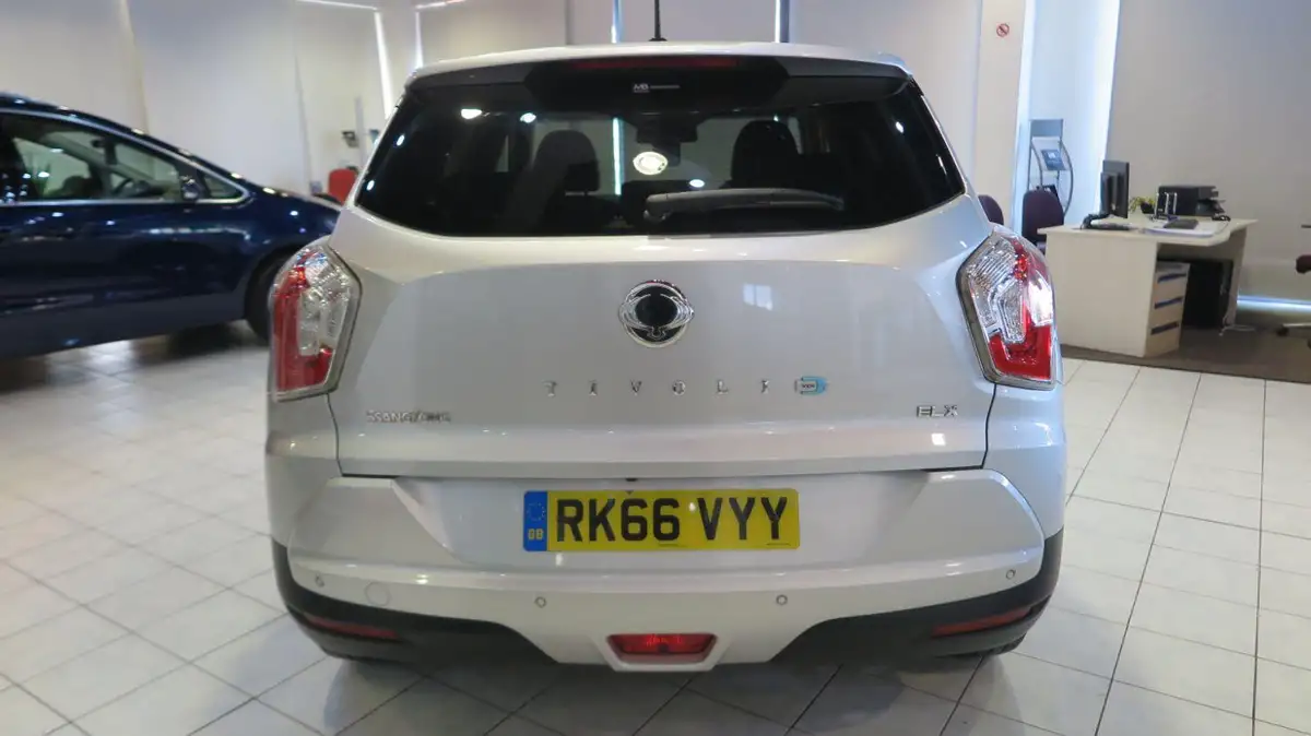 2016-kgm-ssangyong-tivoli-16td-elx-2wd-big-3