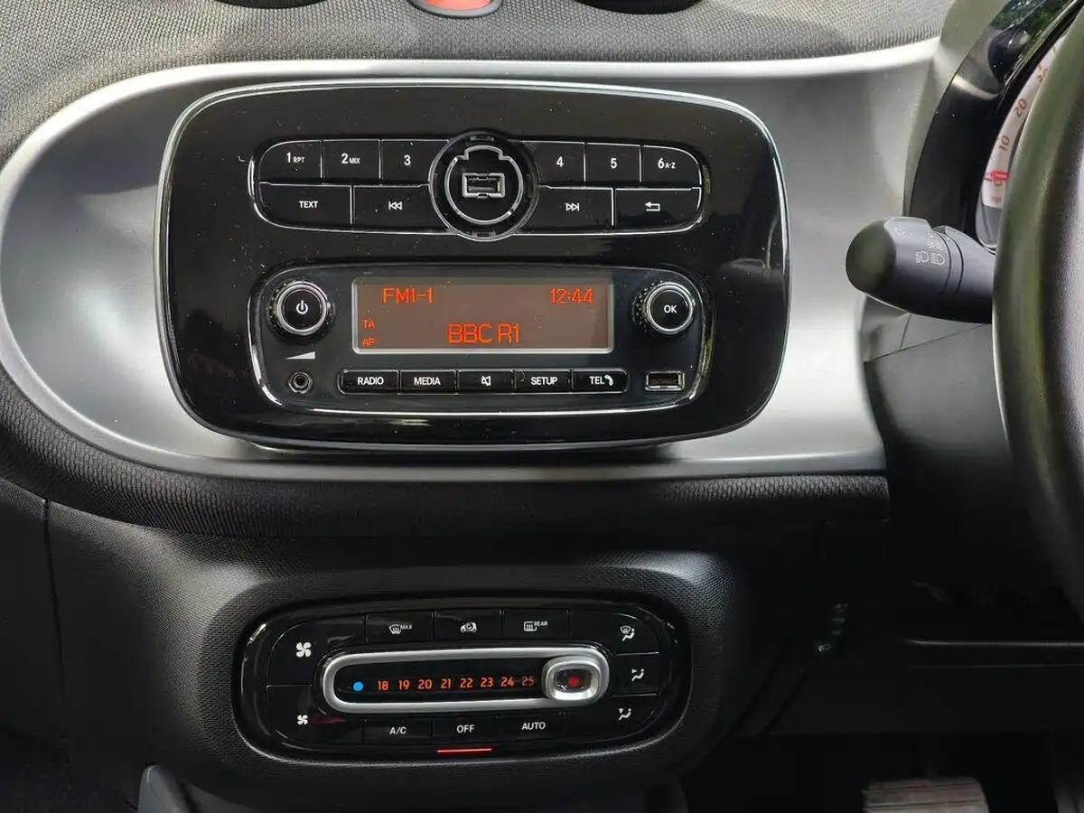 2016-smart-forfour-09-passion-ss-twinamic-big-17