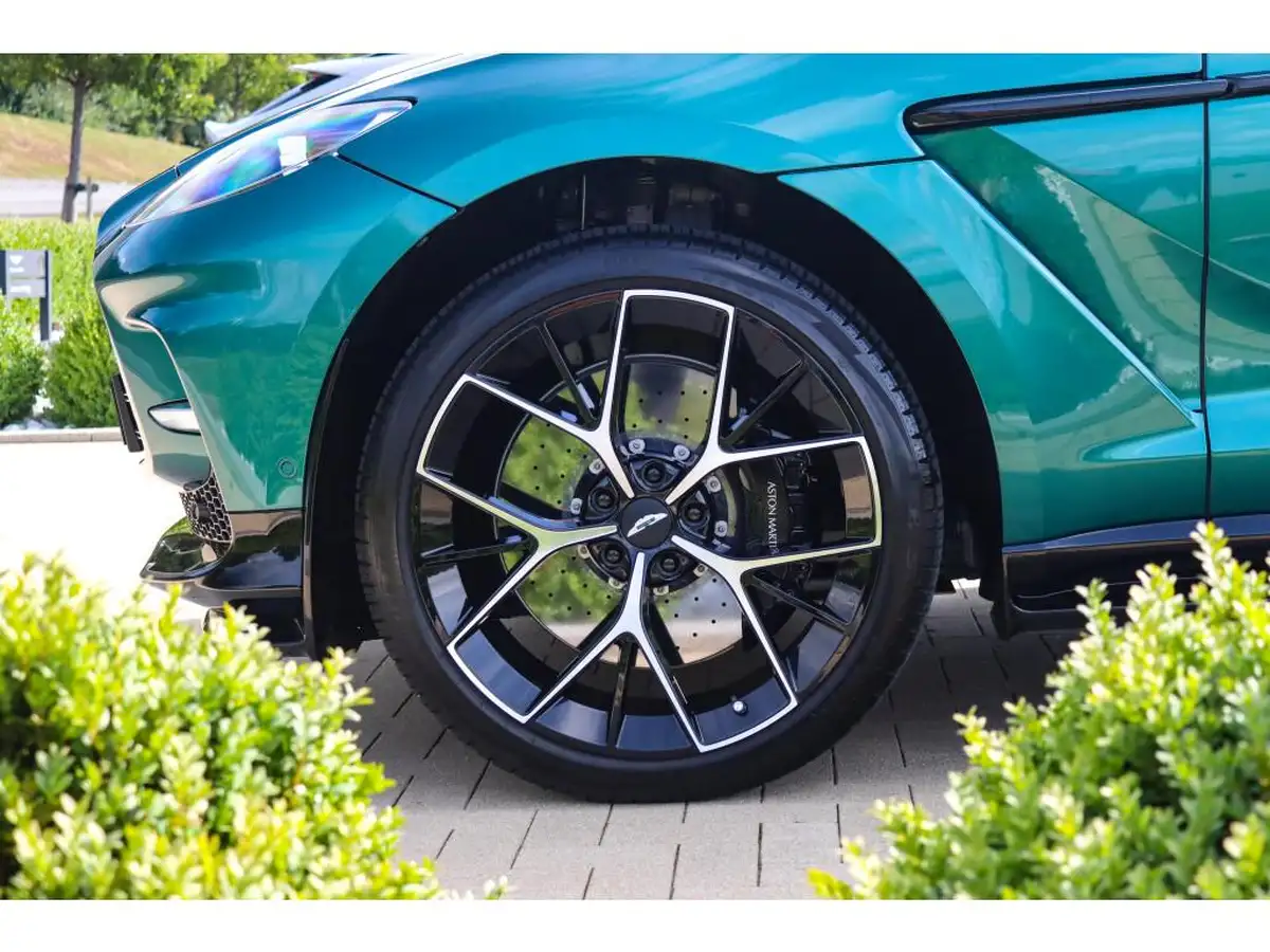 2024-aston-martin-dbx-40-v8-big-13