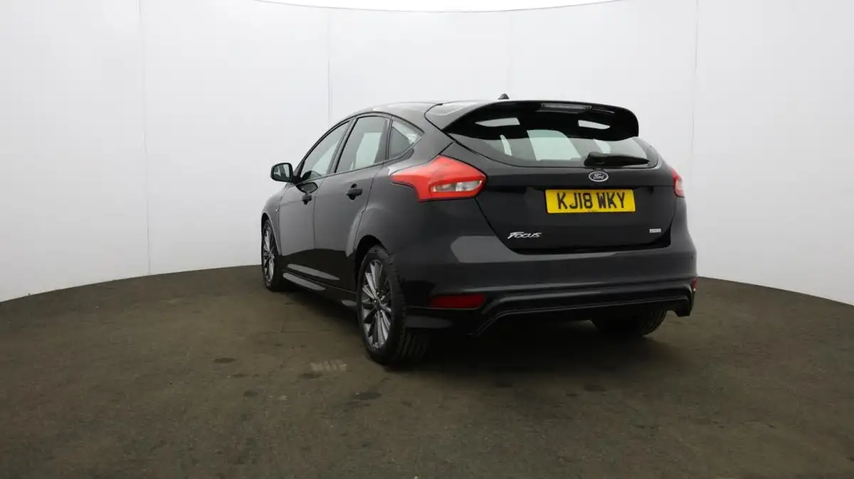2018-ford-focus-10t-st-line-140ps-hatchback-big-34