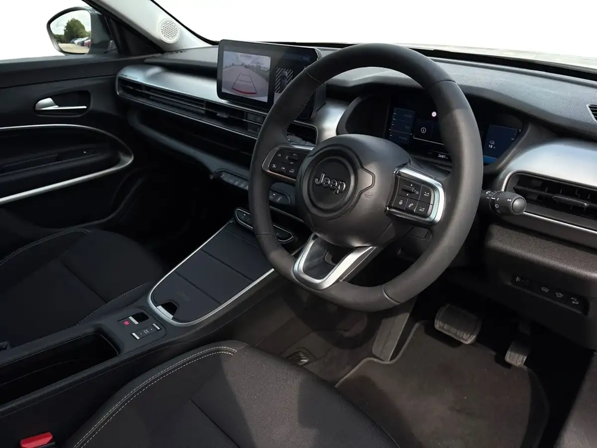 2024-jeep-avenger-e-summit-big-8