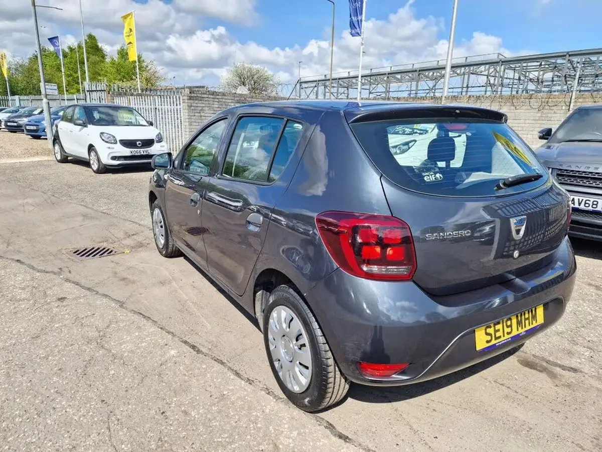 2019-dacia-sandero-10-sce-essential-big-6