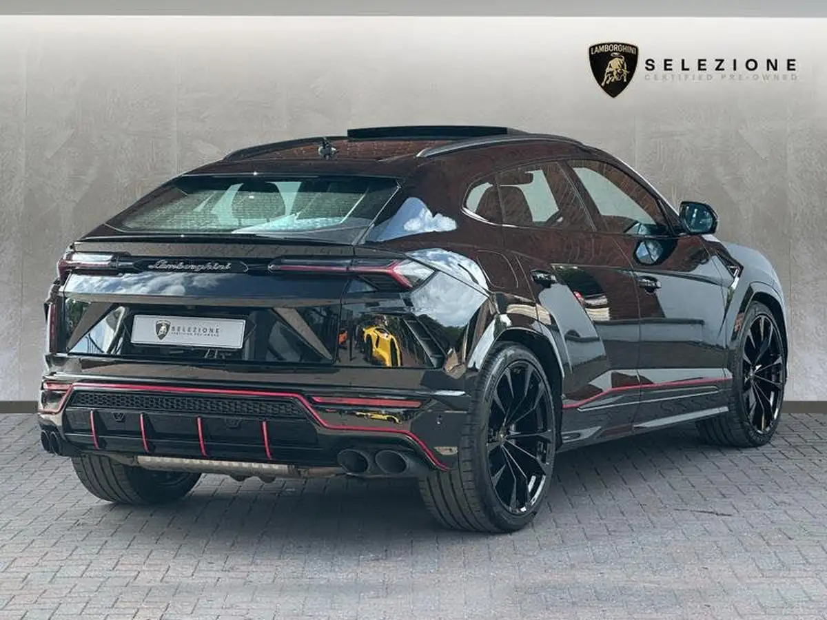 2022-lamborghini-urus-40-no-trim-big-2