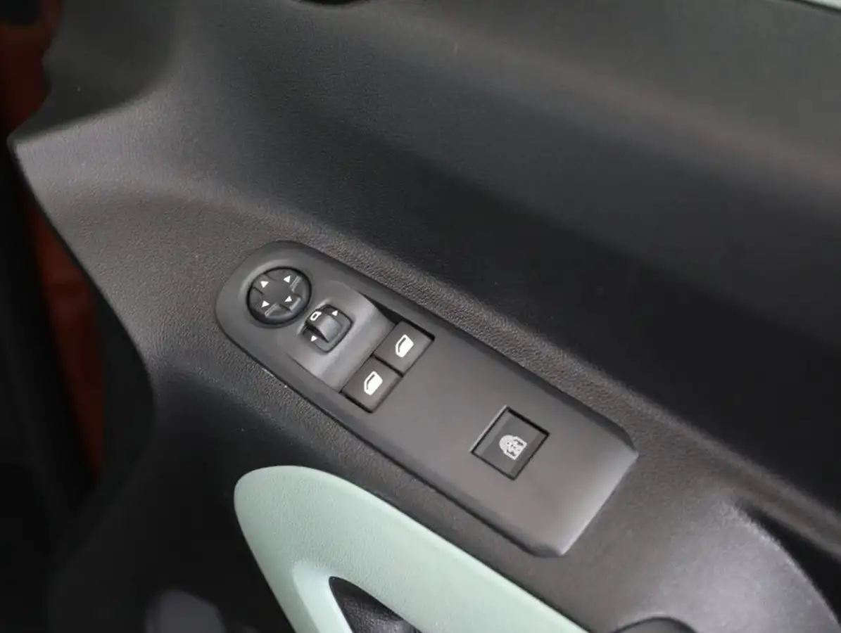 2022-citroen-berlingo-15bluehdi-feel-xl-size-100ps-big-27