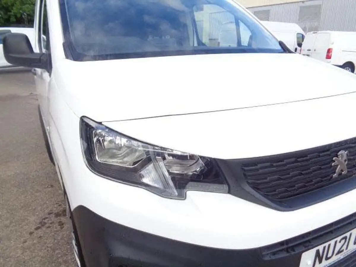 2021-peugeot-partner-15-bluehdi-1000-professional-100ps-eu6dt-panel-big-9