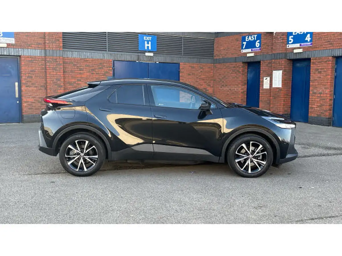 2024-toyota-c-hr-20-vvt-i-design-220bhp-plug-in-big-15
