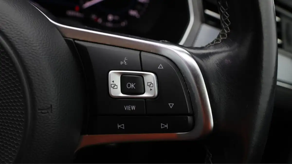 2019-volkswagen-passat-20tdi-r-line-150ps-scr-saloon-4d-big-34
