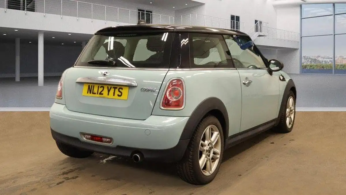 2012-mini-cooper-16-cooper-122bhp-hatchback-3d-big-3