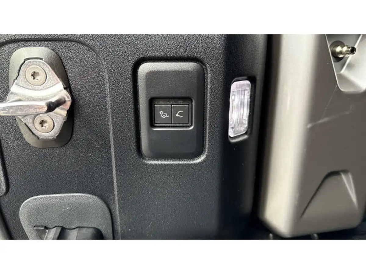 2024-land-rover-110-defender-30-d300-hard-top-x-dynamic-hse-110-big-44