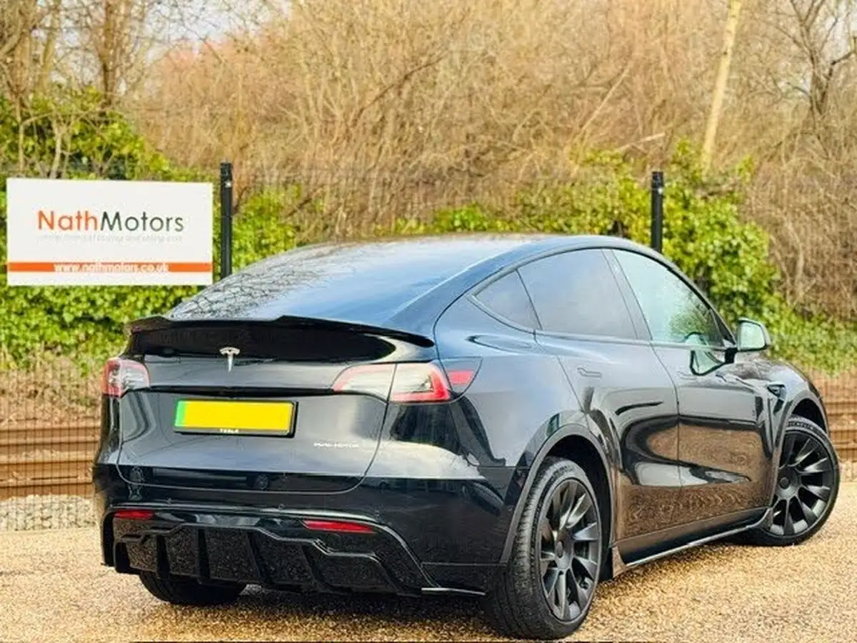 2023-tesla-model-y-e-rwd-big-8