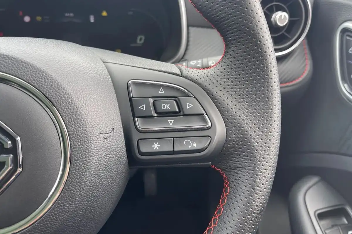 2024-mg-zs-suv-e-trophy-connect-ev-156ps-long-range-big-42