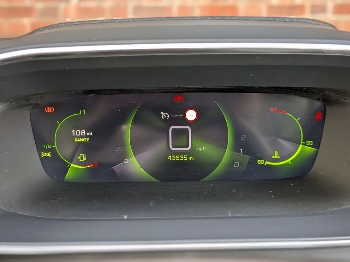 2020-peugeot-2008-suv-12-puretech-allure-100bhp-big-42