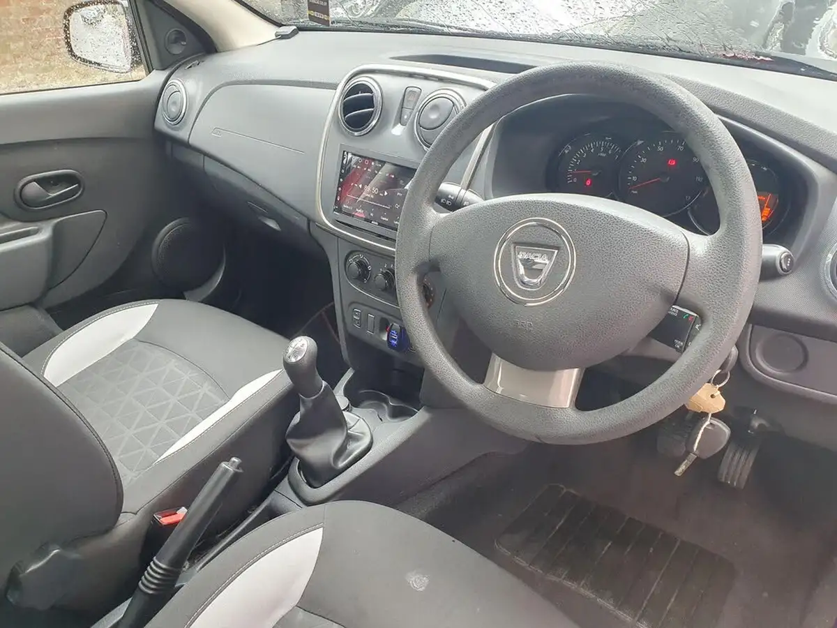 2013-dacia-sandero-stepway-15d-ambiance-big-9