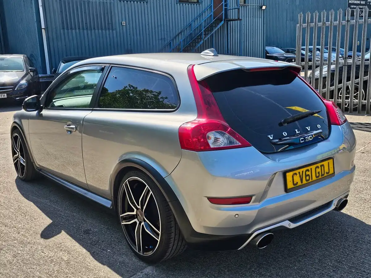 2011-volvo-c30-16td-se-lux-115bhp-big-5