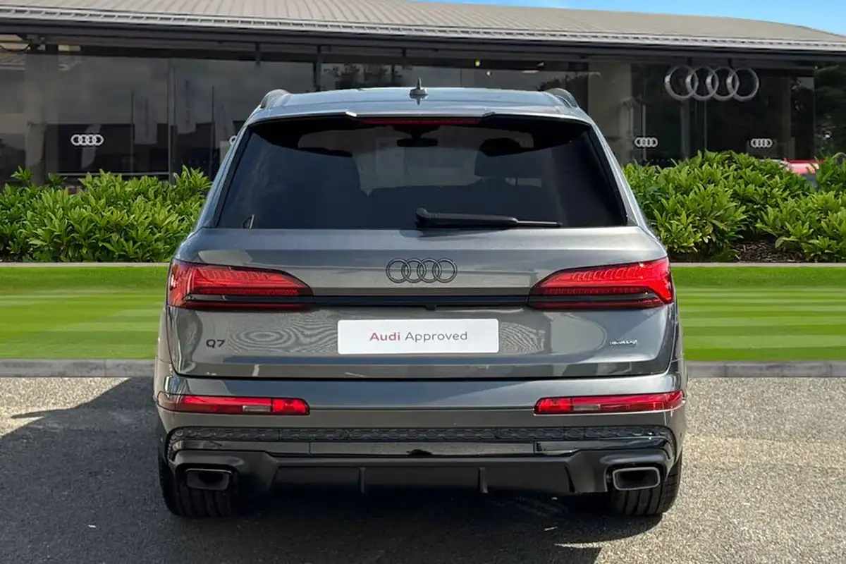 2025-audi-q7-30-45-tdi-black-edition-big-3