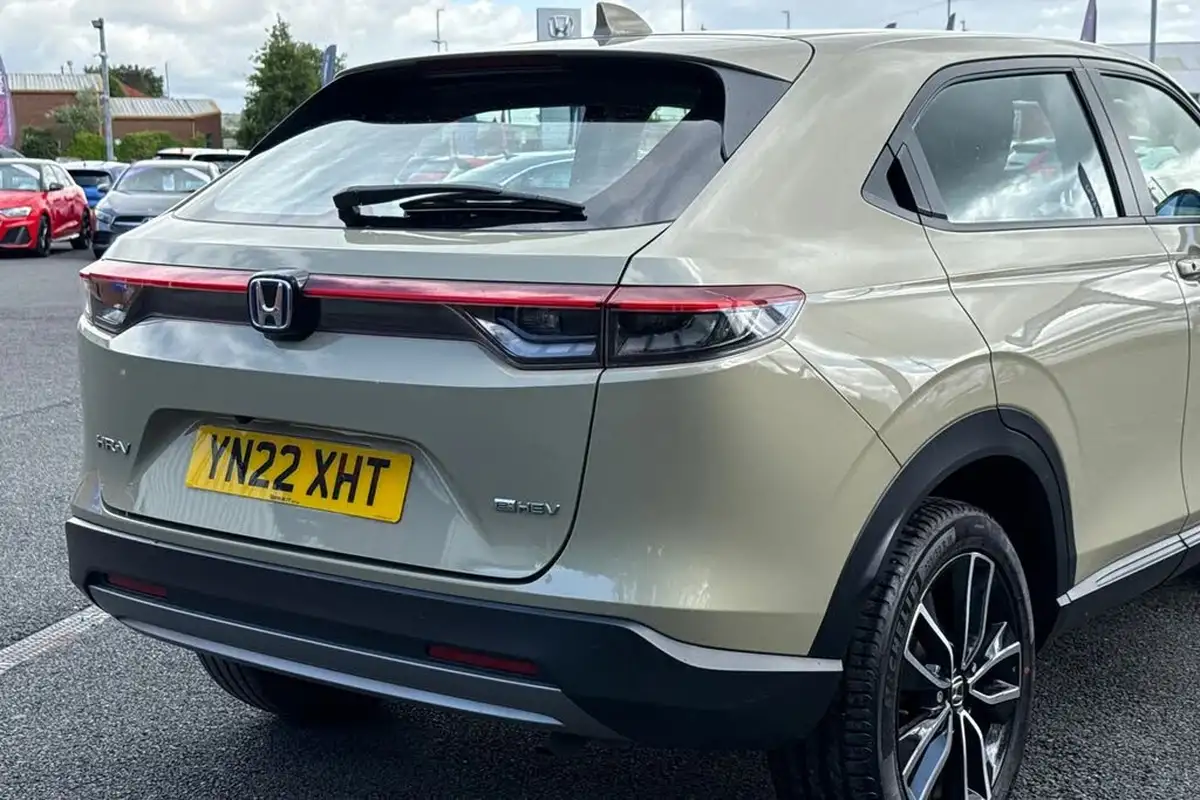 2022-honda-hr-v-15-i-mmd-elegance-big-9