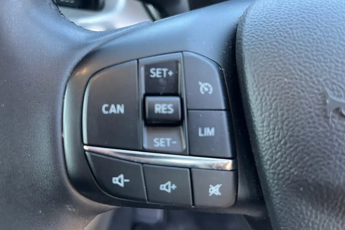 2023-ford-focus-10t-titanium-125ps-hatchback-big-16