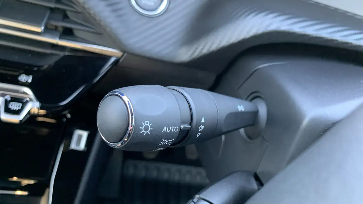 2024-peugeot-2008-suv-12-puretech-allure-130ps-big-26