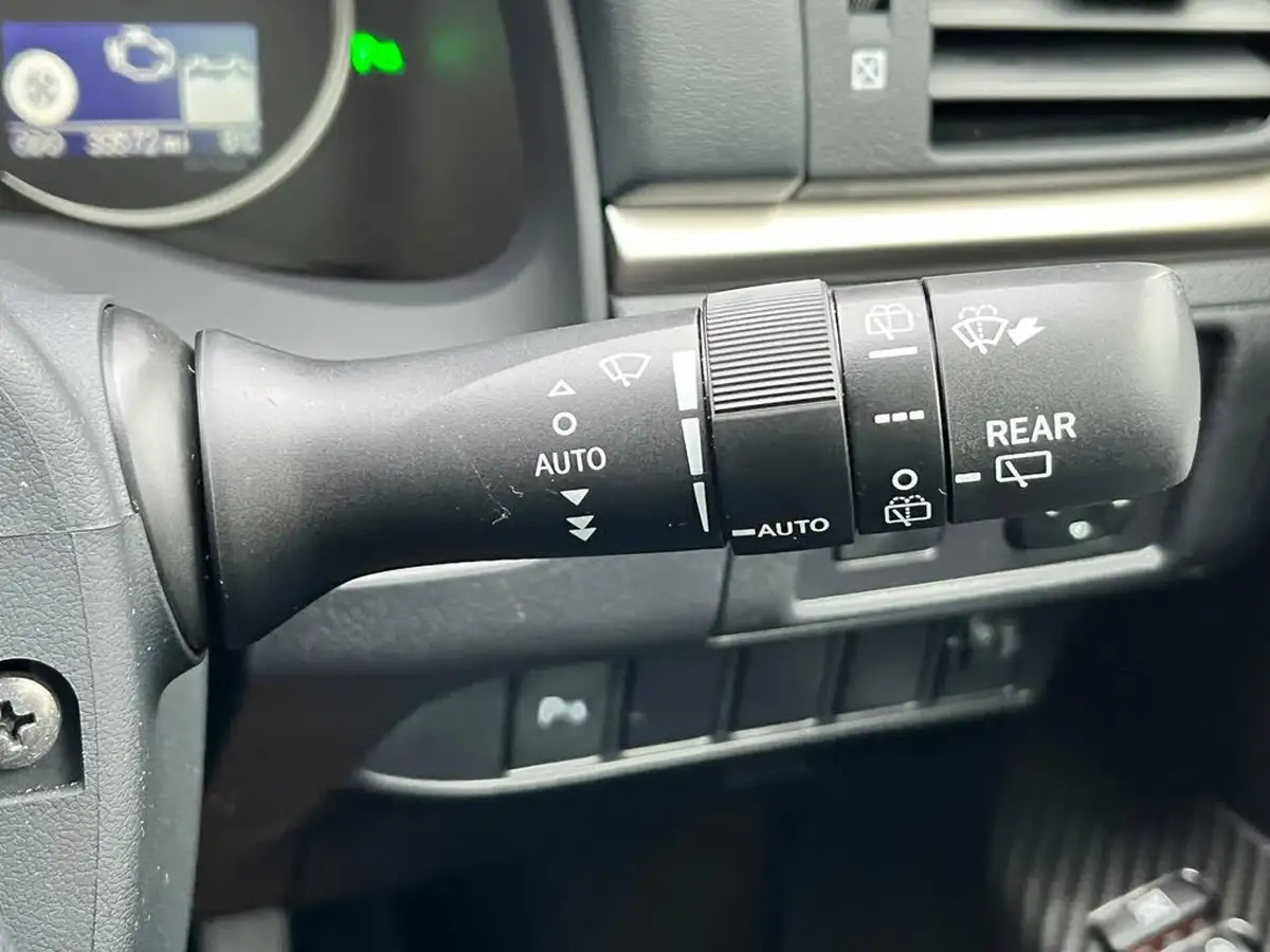 2015-lexus-ct-200h-18-advance-e-cvt-big-45
