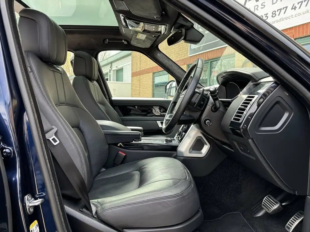 2021-land-rover-range-rover-30-d300-westminster-big-22
