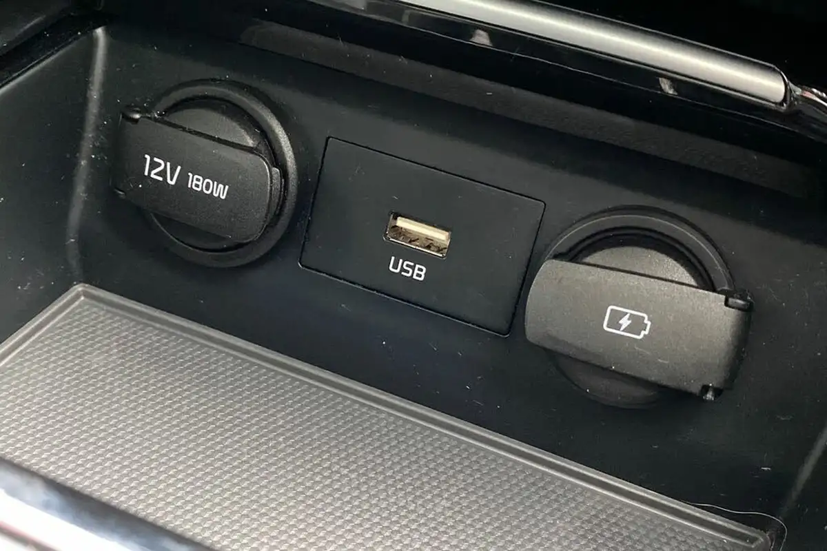 2021-kia-xceed-15-t-gdi-4-dct-big-36