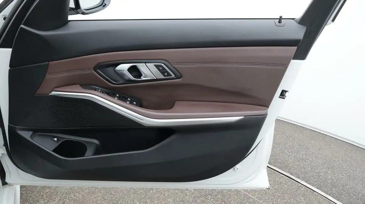 2020-bmw-3-series-20-330e-m-sport-saloon-4d-big-15