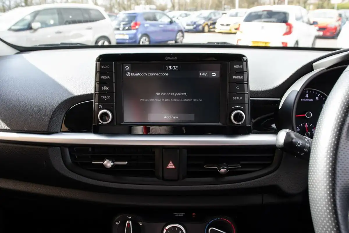 2019-kia-picanto-125-gt-line-big-24