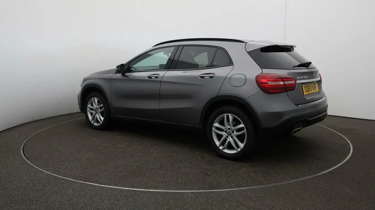 2019-mercedes-benz-gla-class-16-gla-180-urban-edition-7g-dct-big-5
