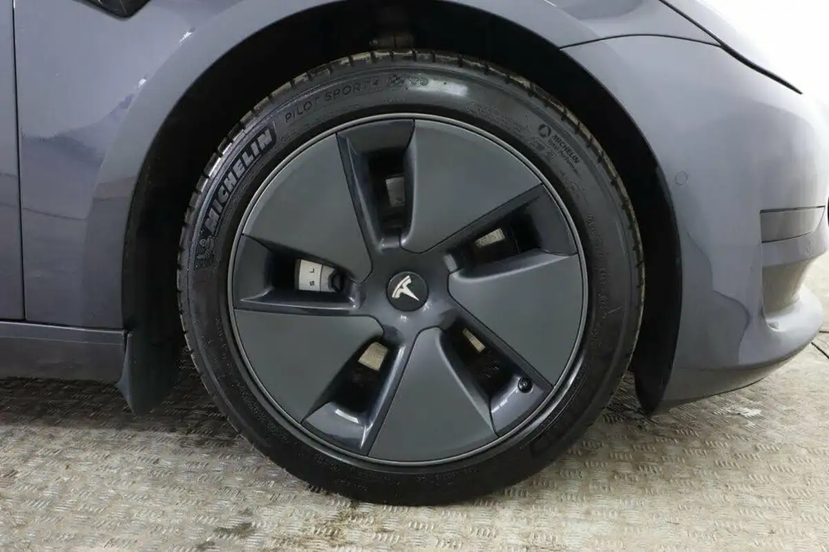 2021-tesla-model-3-e-standard-plus-big-13