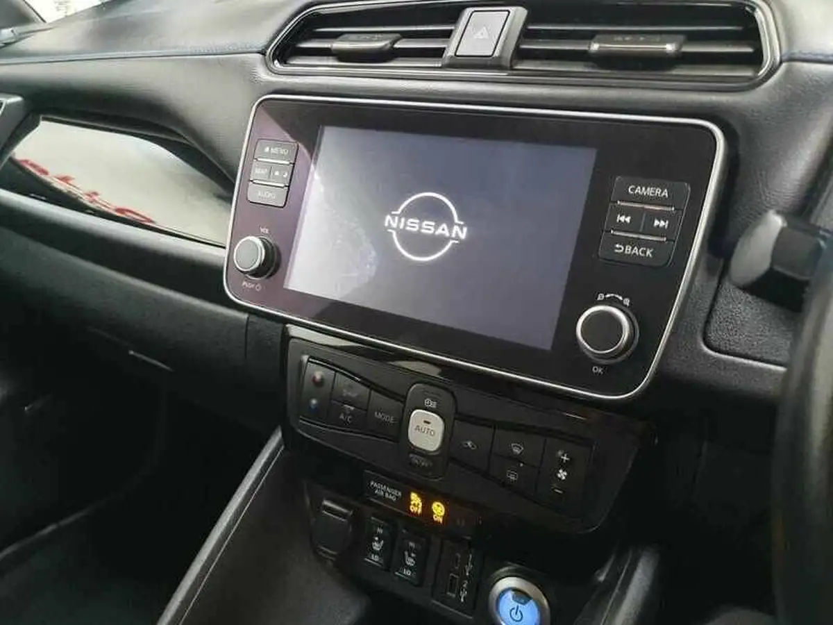 2022-nissan-leaf-e-tekna-39kwh-big-13
