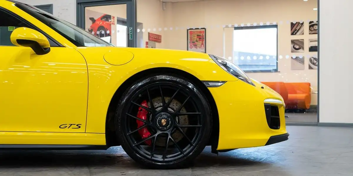 2018-porsche-911-30-carrera-gts-coupe-big-9