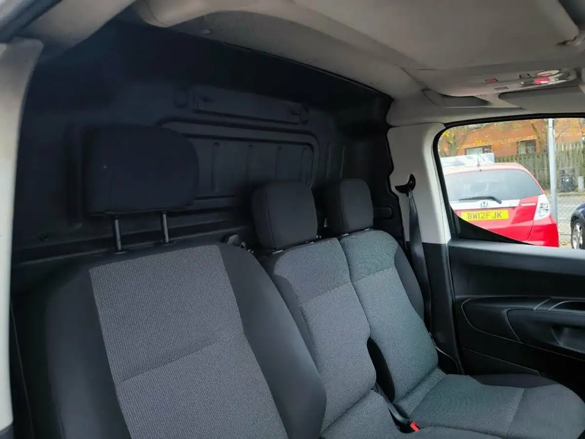 2019-peugeot-partner-16bluehdi-650-professional-big-16