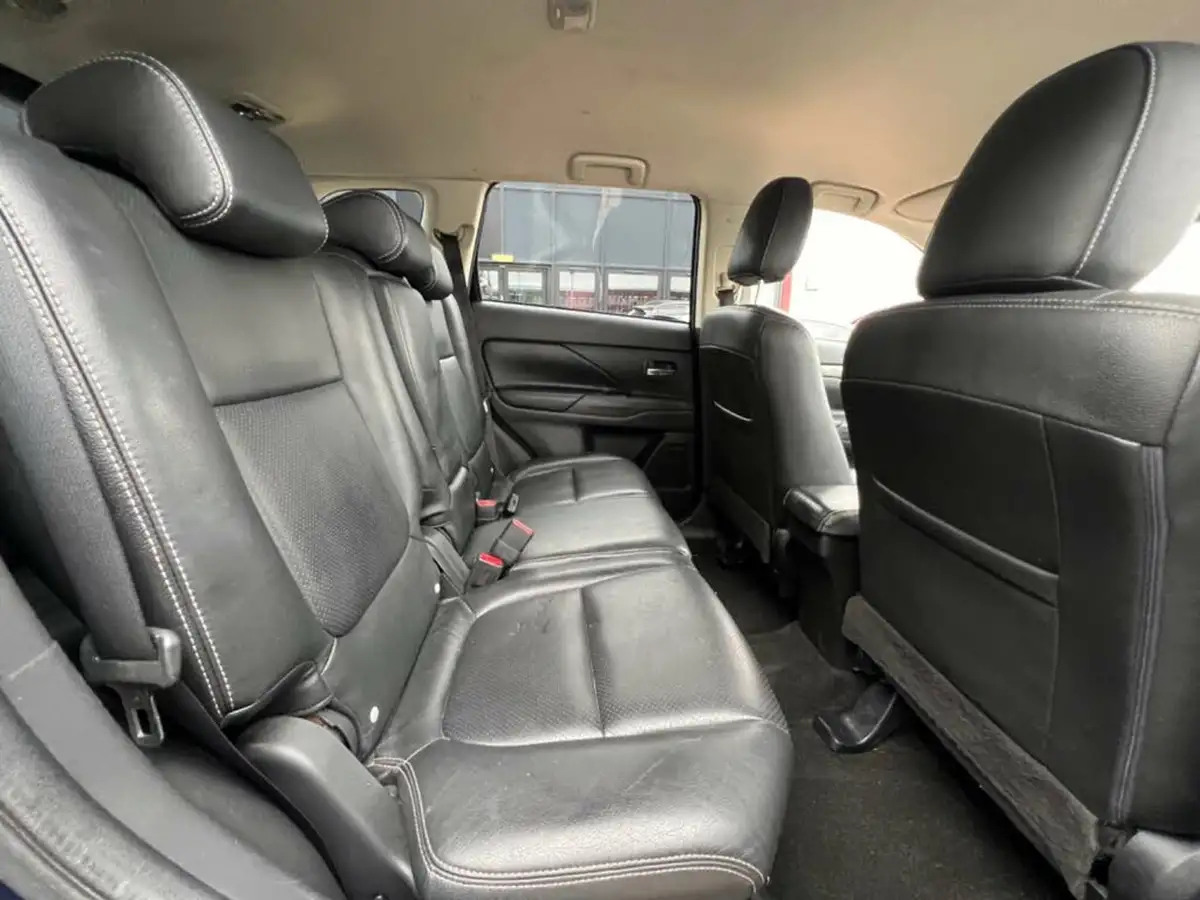 2014-mitsubishi-outlander-22di-d-gx3-7st-big-27