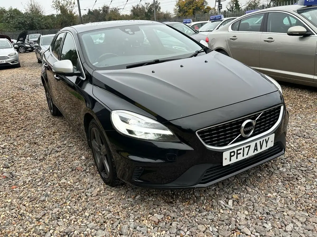 2017-volvo-v40-20td-d2-r-design-nav-plus-big-19