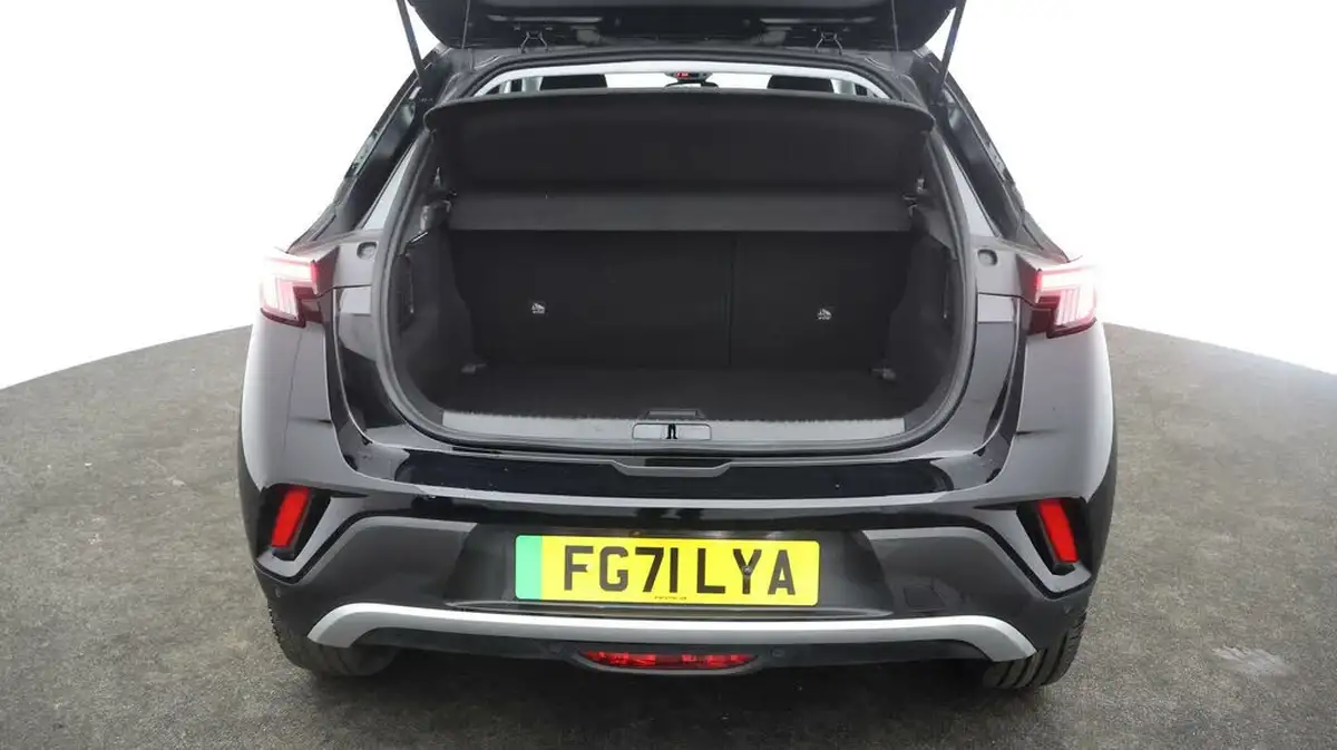 2022-vauxhall-mokka-e-elite-premium-big-16