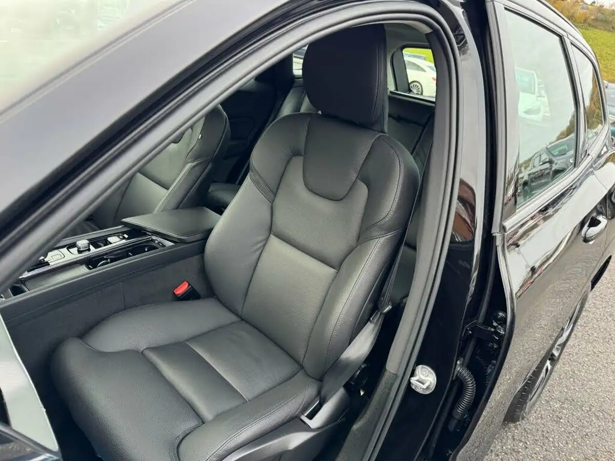 2023-volvo-xc60-20-b5-plus-big-20