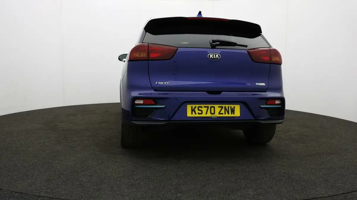 2021-kia-e-niro-ev-3-big-35