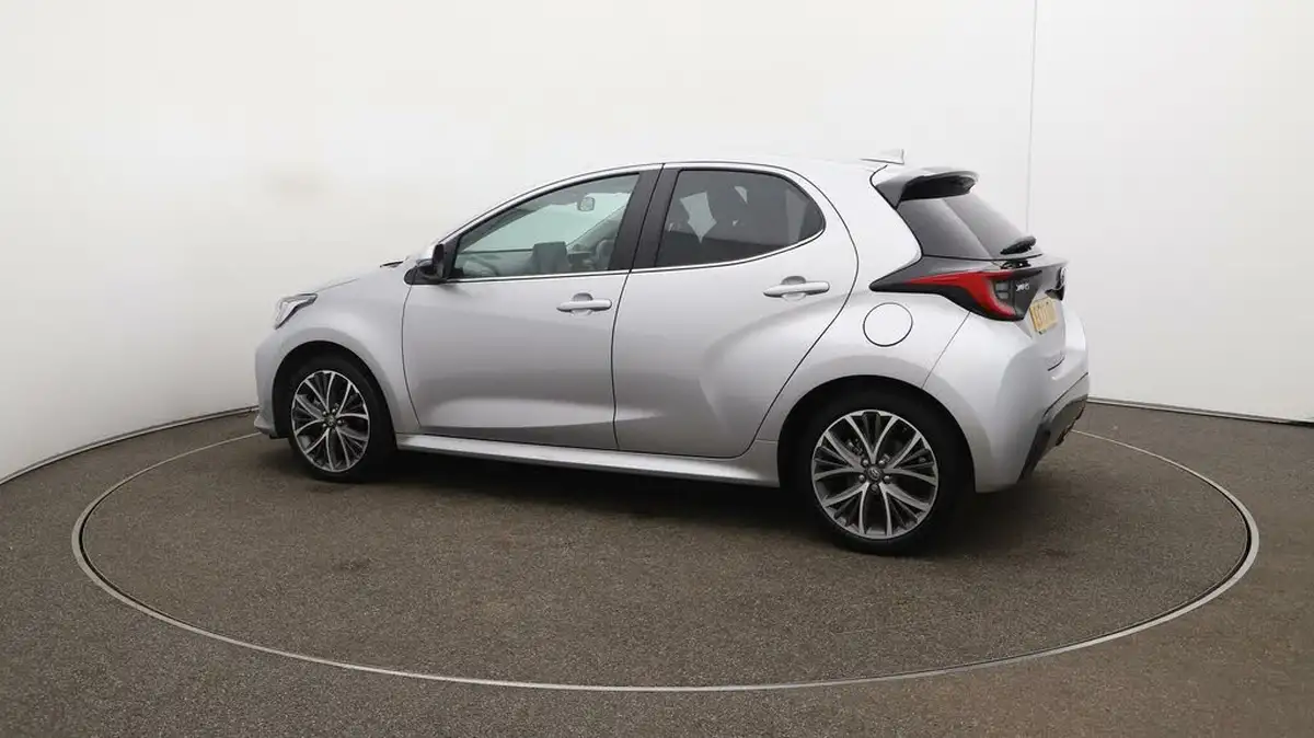 2023-toyota-yaris-15-vvt-i-excel-big-39