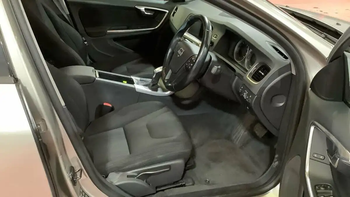 2013-volvo-s60-16td-d2-es-powershift-big-10