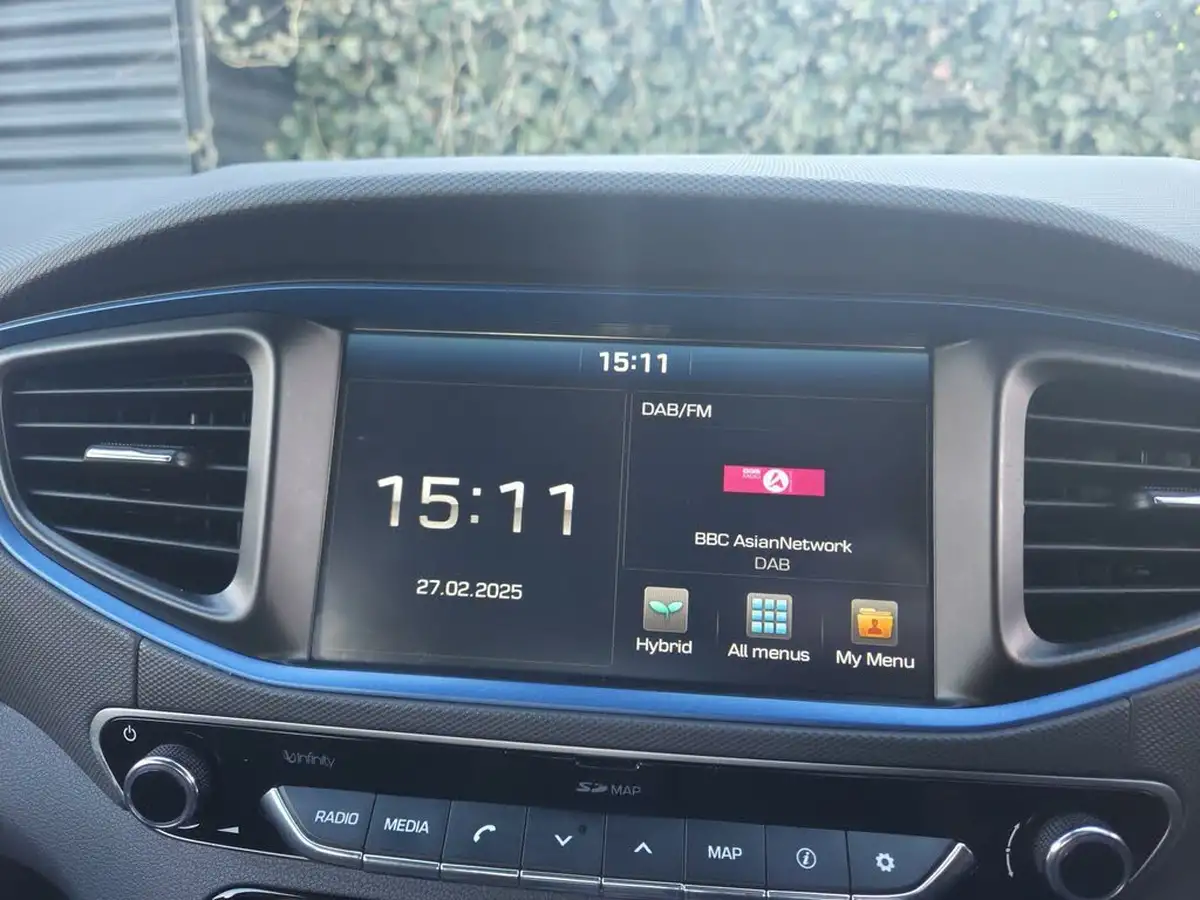 2018-hyundai-ioniq-16-gdi-premium-hybrid-big-13