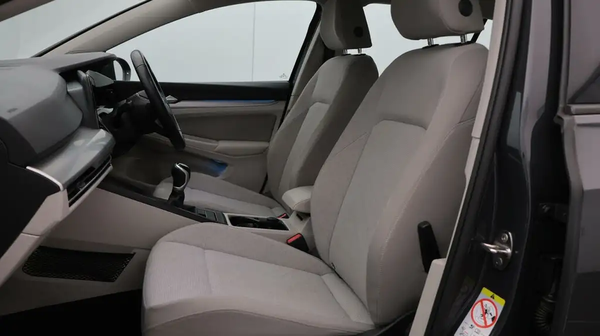 2022-volkswagen-golf-20tdi-life-hatchback-big-14