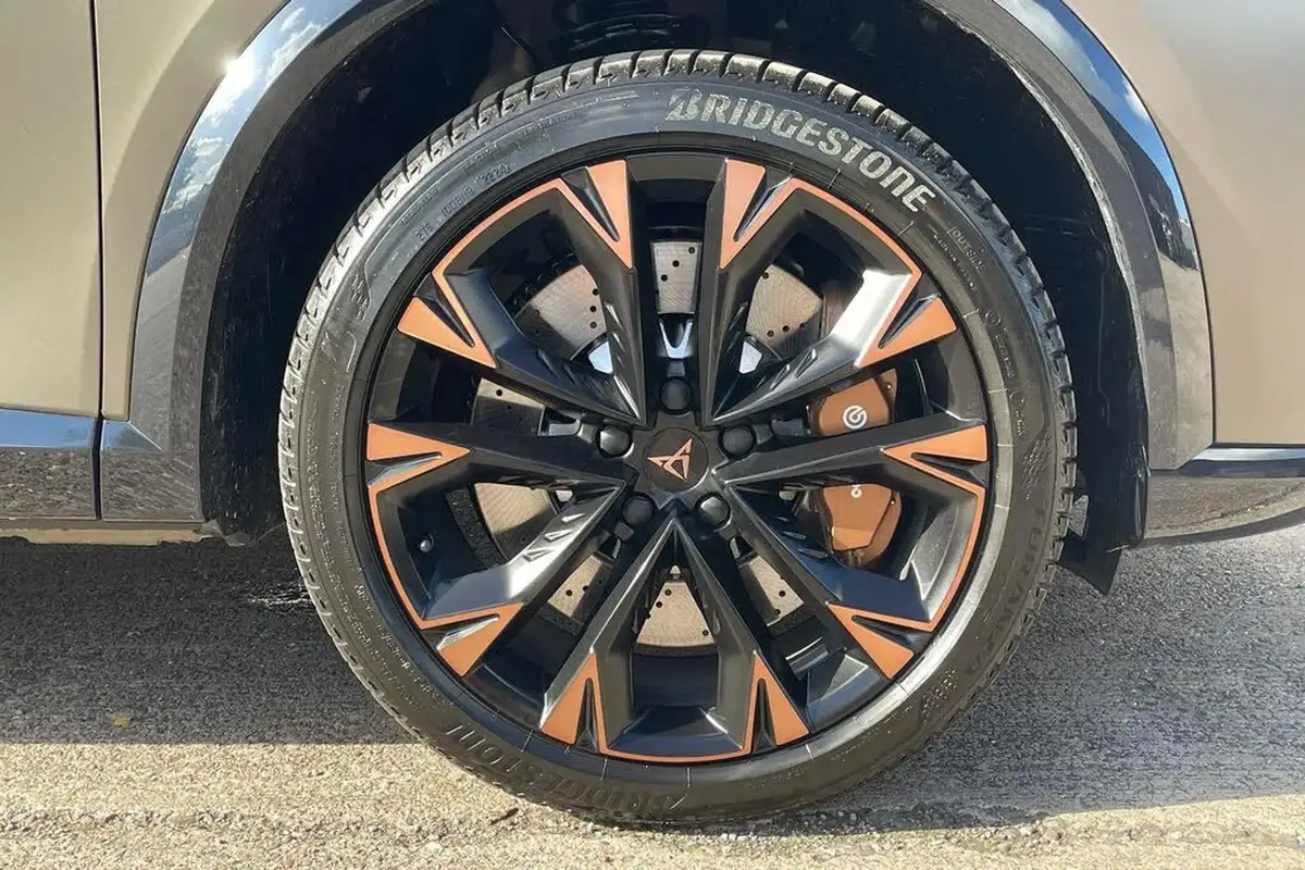 2024-cupra-formentor-15-e-hybrid-vz-first-edition-big-5