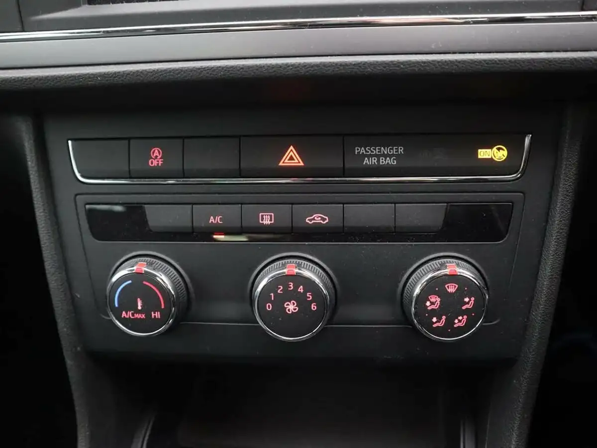 2018-seat-leon-12-tsi-se-dynamic-technology-hatchback-big-24