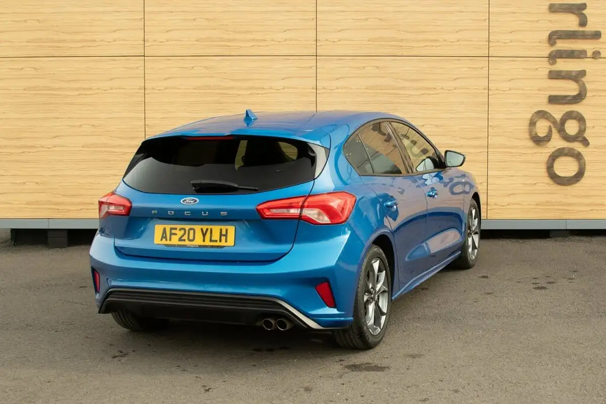 2020-ford-focus-10t-st-line-edition-125ps-hybrid-mhev-hatchback-big-2