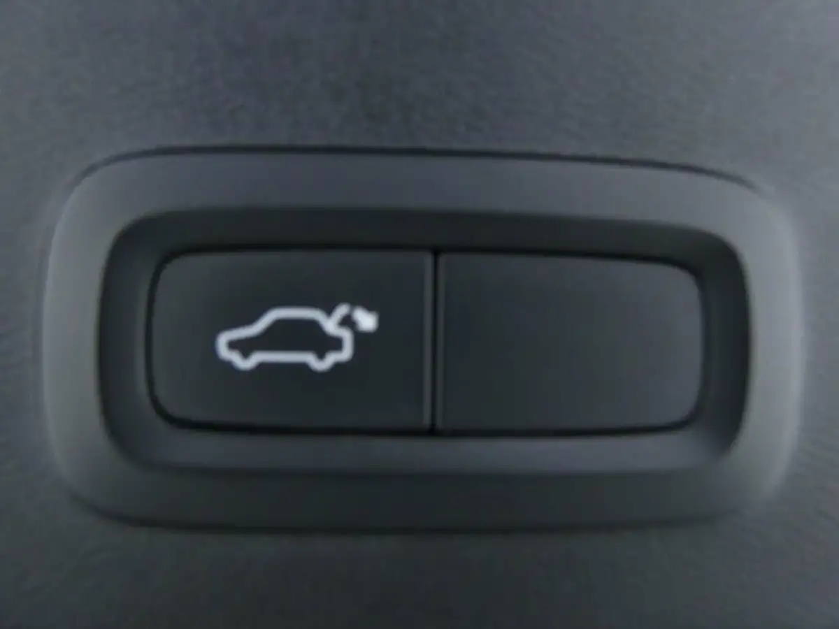 2020-volvo-xc40-15-t5-r-design-plug-in-hybrid-big-27