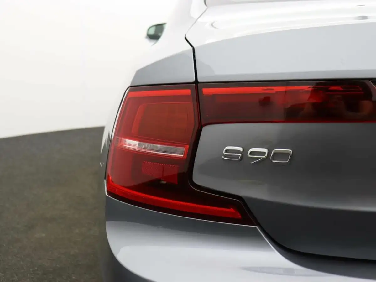 2018-volvo-s90-20td-d4-r-design-big-47