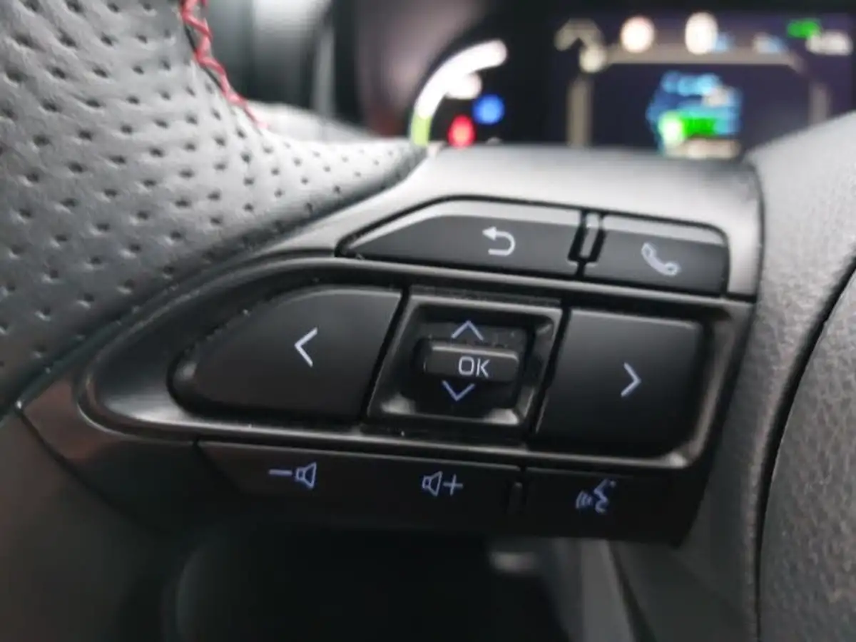 2023-toyota-yaris-cross-15-vvt-i-gr-sport-big-17