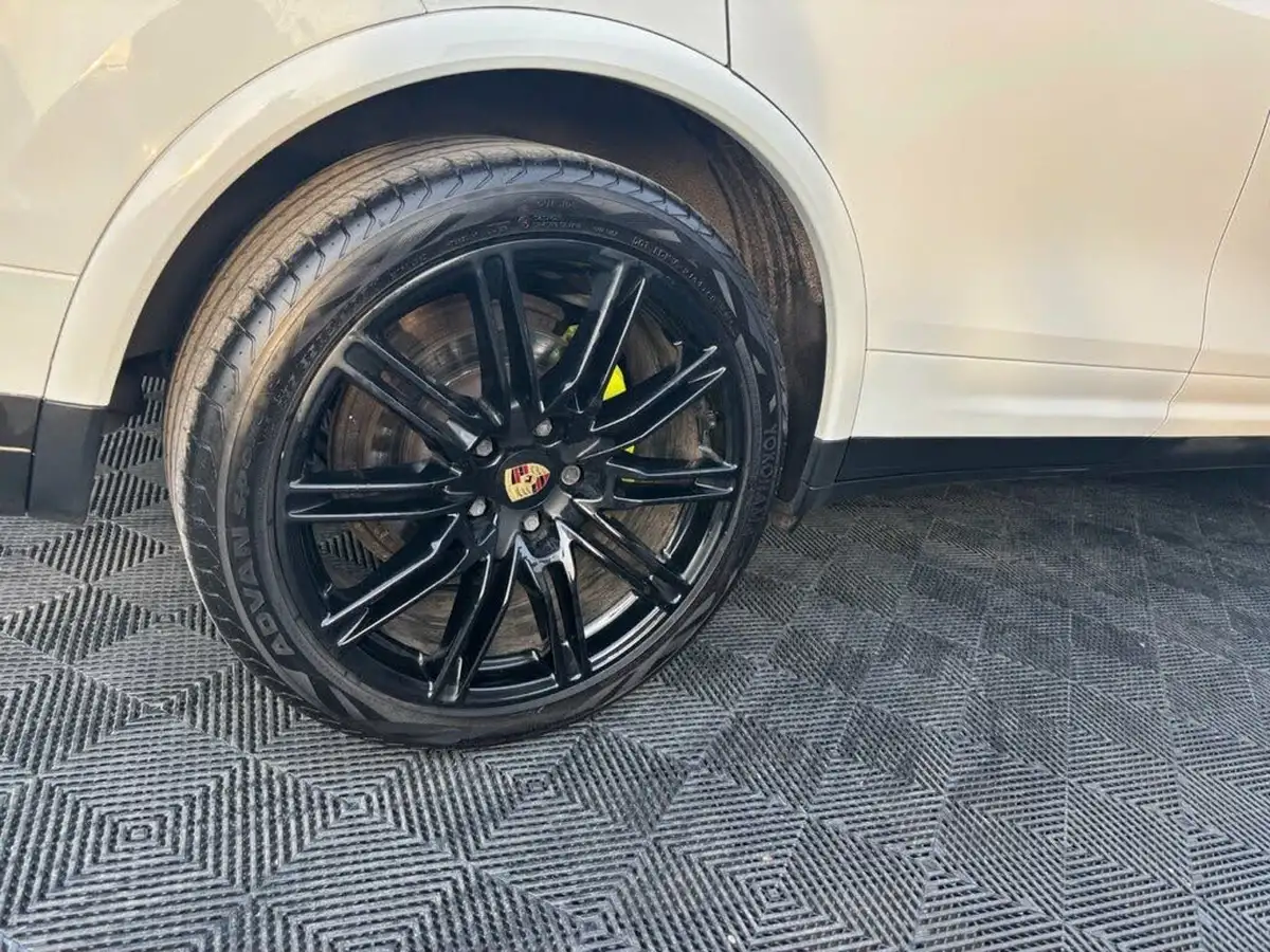 2017-porsche-cayenne-30-s-e-hybrid-platinum-edition-big-14
