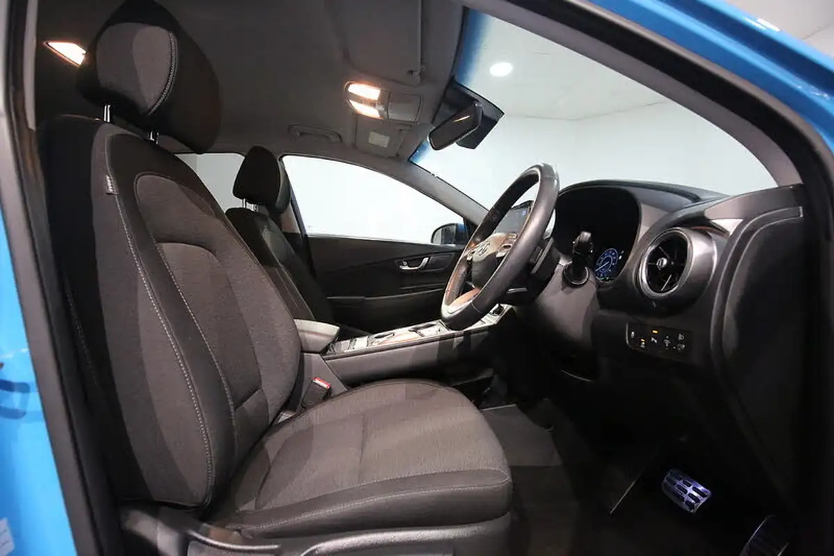 2022-hyundai-kona-e-premium-204ps-64kwh-7kw-obc-big-25