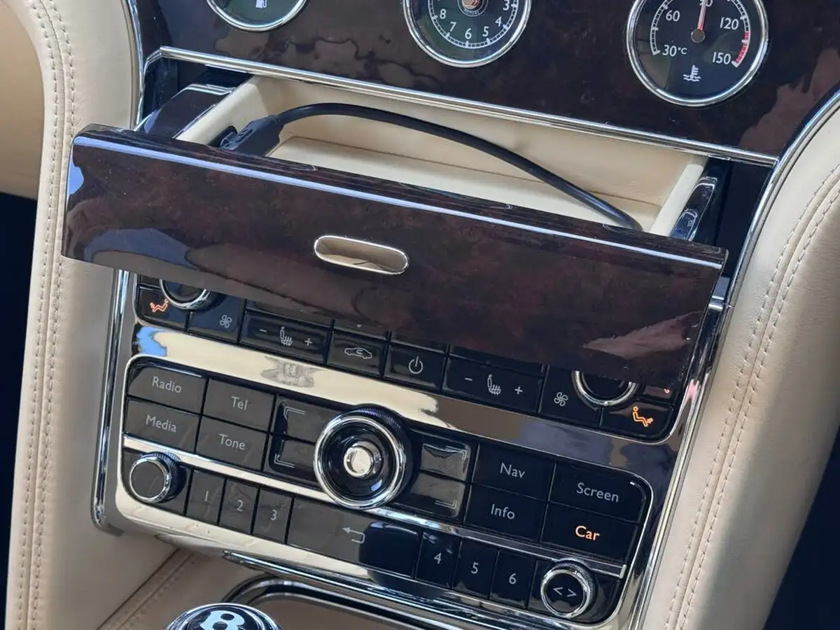 2012-bentley-mulsanne-675-big-37